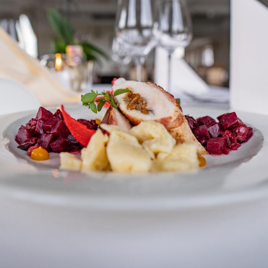 Boutique Odyseja & Spa Цехоцинек Экстерьер фото A plate of food